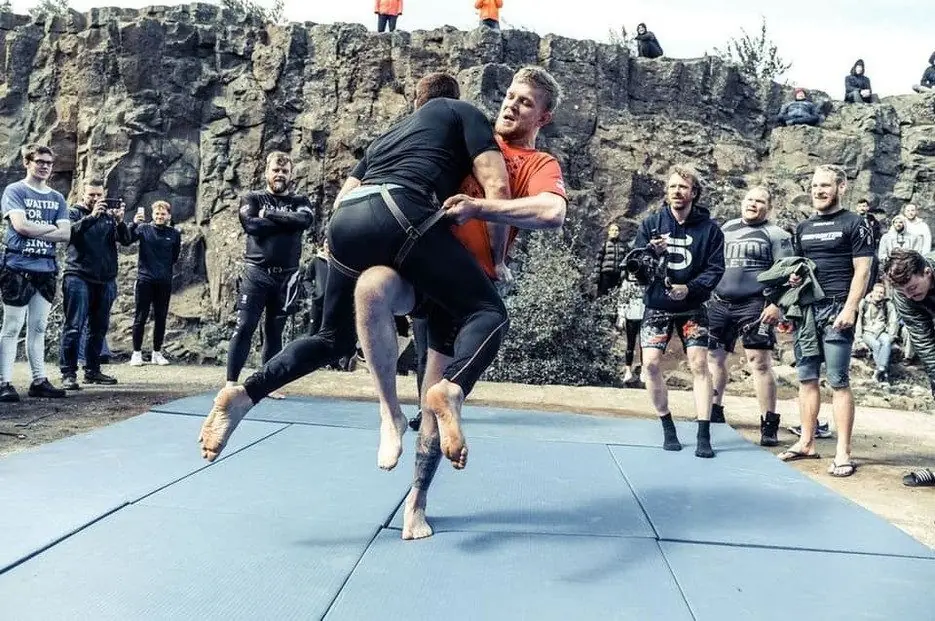 Glíma match outdoors at Iceland Camp