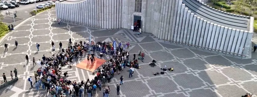 The final Vikings vs. Tourists in central Reykjavík, 2025
