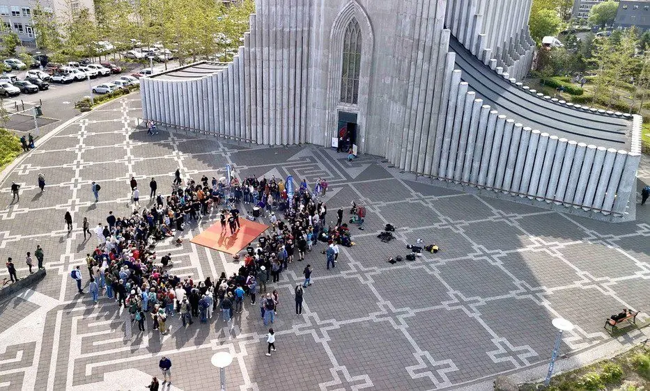 The final Vikings vs. Tourists in central Reykjavík, 2025